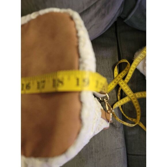 Cream Lace Weekender Bag - Picture 3 of 6